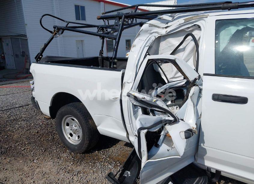 Photo 6 of 2018 Ram 1500 TRADESMAN 4X4 6'4 BOX (VIN 1C6RR7FG4JS328304)