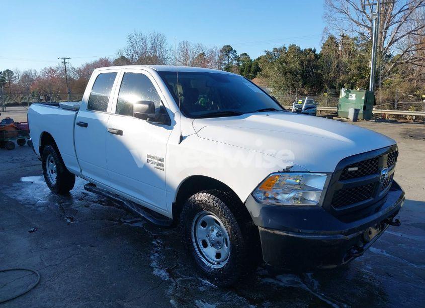 2019 Ram 1500 CLASSIC TRADESMAN 4X4 6'4 BOX (VIN 1C6RR7FG4KS615112) main photo