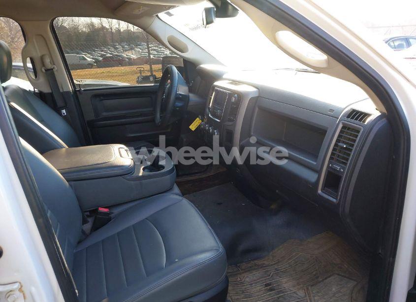 Photo 5 of 2019 Ram 1500 CLASSIC TRADESMAN 4X4 6'4 BOX (VIN 1C6RR7FG4KS615112)