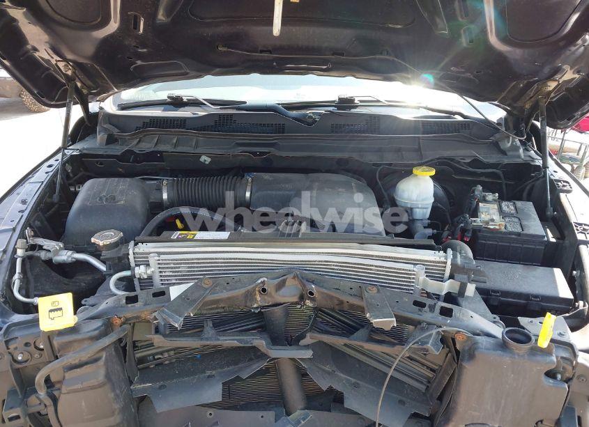 Photo 10 of 2019 Ram 1500 CLASSIC EXPRESS 4X4 6'4 BOX (VIN 1C6RR7FG4KS624571)