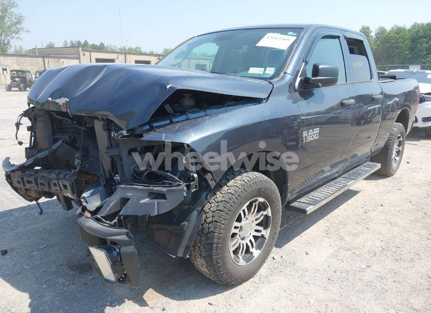 Photo 2 of 2019 Ram 1500 CLASSIC EXPRESS 4X4 6'4 BOX (VIN 1C6RR7FG4KS624571)