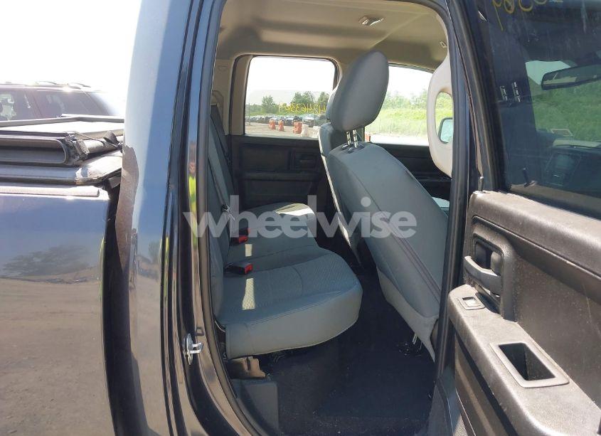 Photo 8 of 2019 Ram 1500 CLASSIC EXPRESS 4X4 6'4 BOX (VIN 1C6RR7FG4KS624571)