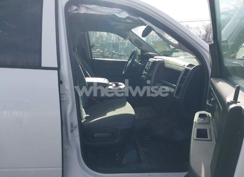 Photo 5 of 2020 Ram 1500 CLASSIC (VIN 1C6RR7FG4LS126985)