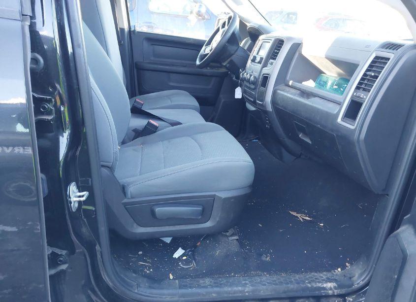 Photo 5 of 2017 Ram 1500 EXPRESS 4X4 6'4 BOX (VIN 1C6RR7FG5HS508854)