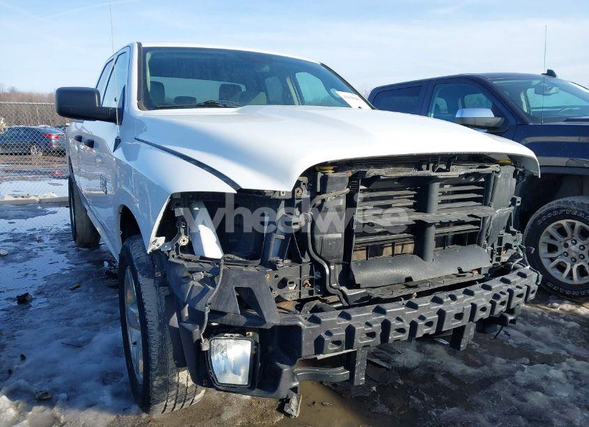 2018 Ram 1500 (VIN 1C6RR7FG5JS326965) main photo