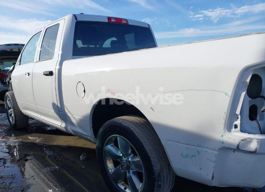 Photo 15 of 2018 Ram 1500 (VIN 1C6RR7FG5JS326965)