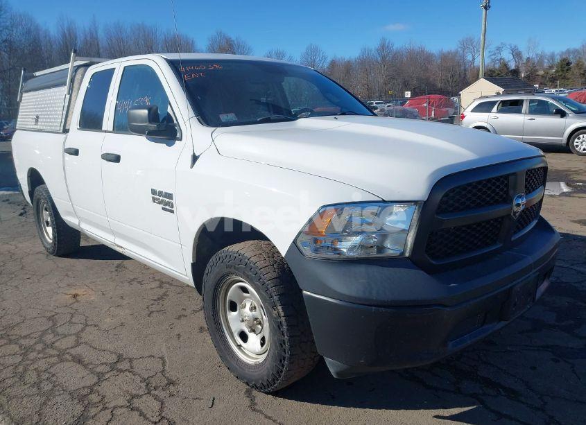 2019 Ram 1500 CLASSIC TRADESMAN 4X4 6'4 BOX (VIN 1C6RR7FG5KS597588) main photo