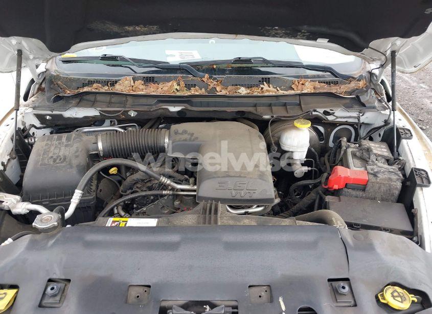 Photo 10 of 2019 Ram 1500 CLASSIC EXPRESS 4X4 6'4 BOX (VIN 1C6RR7FG5KS636714)