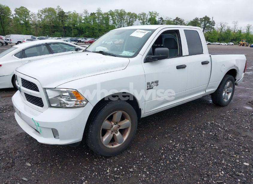 Photo 2 of 2019 Ram 1500 CLASSIC EXPRESS 4X4 6'4 BOX (VIN 1C6RR7FG5KS636714)