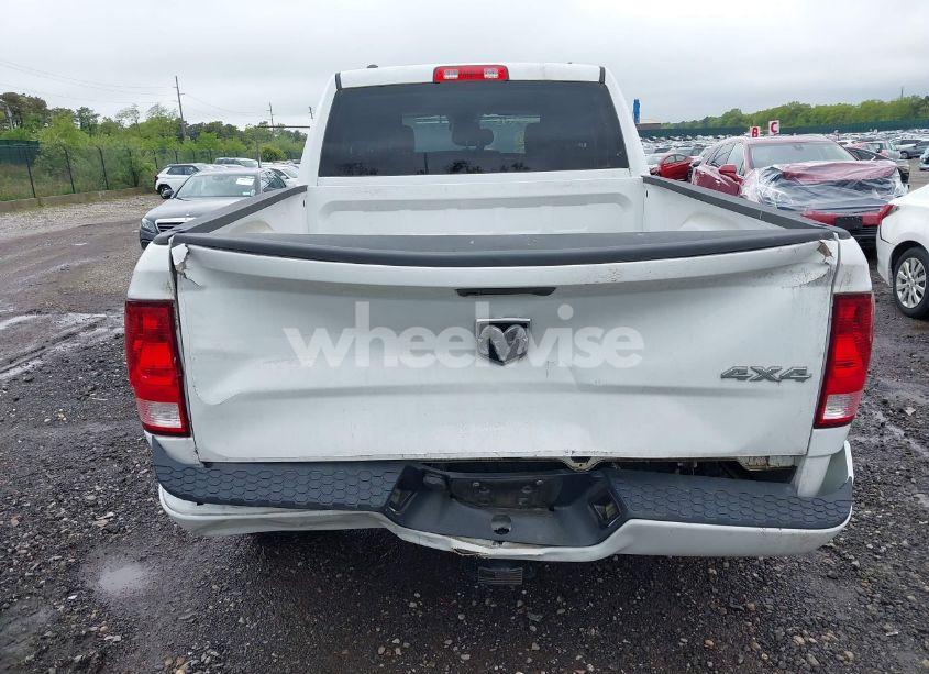 Photo 6 of 2019 Ram 1500 CLASSIC EXPRESS 4X4 6'4 BOX (VIN 1C6RR7FG5KS636714)