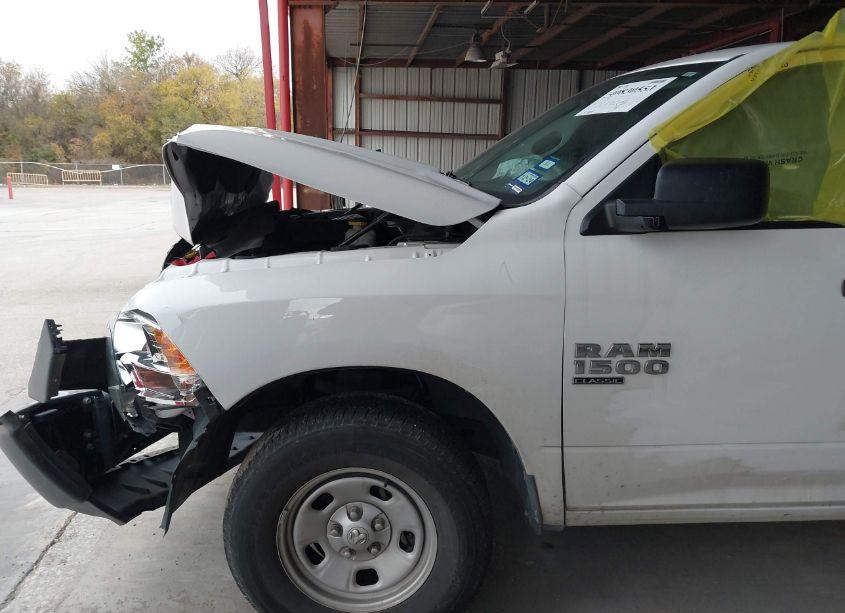 Photo 2 of 2022 Ram 1500 CLASSIC TRADESMAN 4X4 6'4 BOX (VIN 1C6RR7FG5NS139358)