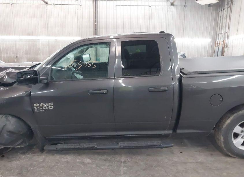 Photo 14 of 2019 Ram 1500 CLASSIC EXPRESS 4X4 6'4 BOX (VIN 1C6RR7FG6KS523564)