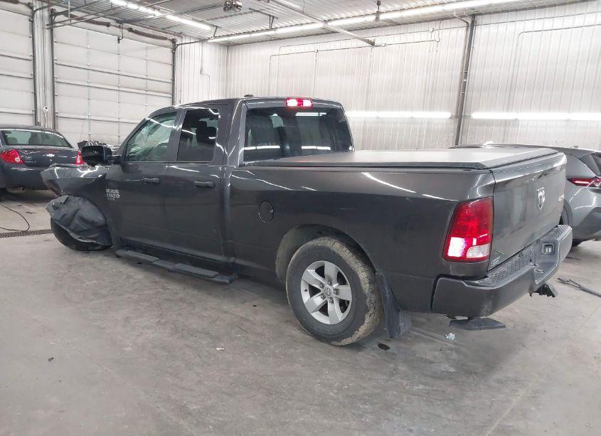 Photo 3 of 2019 Ram 1500 CLASSIC EXPRESS 4X4 6'4 BOX (VIN 1C6RR7FG6KS523564)