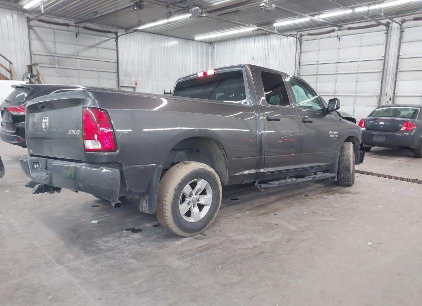 Photo 4 of 2019 Ram 1500 CLASSIC EXPRESS 4X4 6'4 BOX (VIN 1C6RR7FG6KS523564)