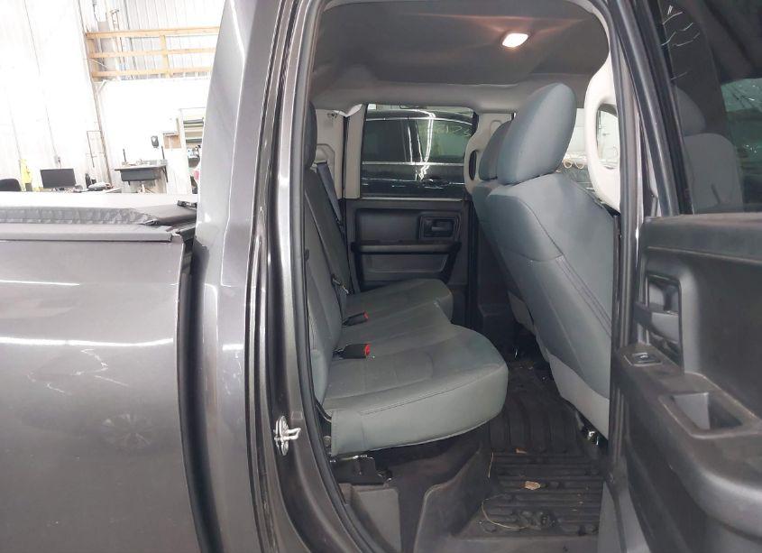 Photo 8 of 2019 Ram 1500 CLASSIC EXPRESS 4X4 6'4 BOX (VIN 1C6RR7FG6KS523564)