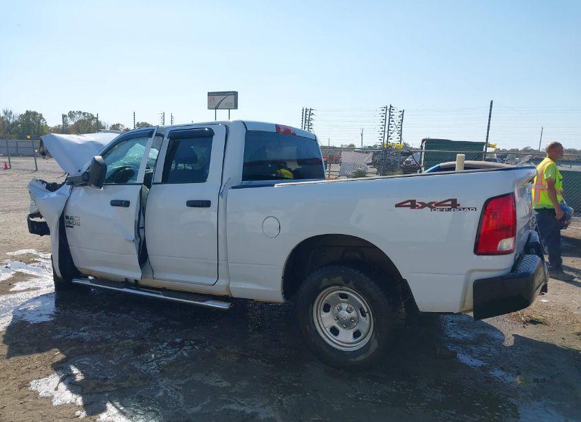 Photo 14 of 2019 Ram 1500 CLASSIC TRADESMAN 4X4 6'4 BOX (VIN 1C6RR7FG6KS607013)