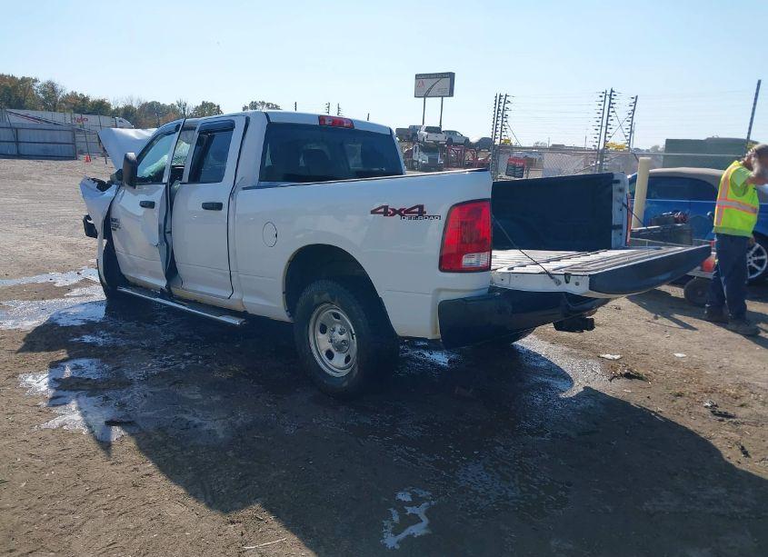 Photo 3 of 2019 Ram 1500 CLASSIC TRADESMAN 4X4 6'4 BOX (VIN 1C6RR7FG6KS607013)