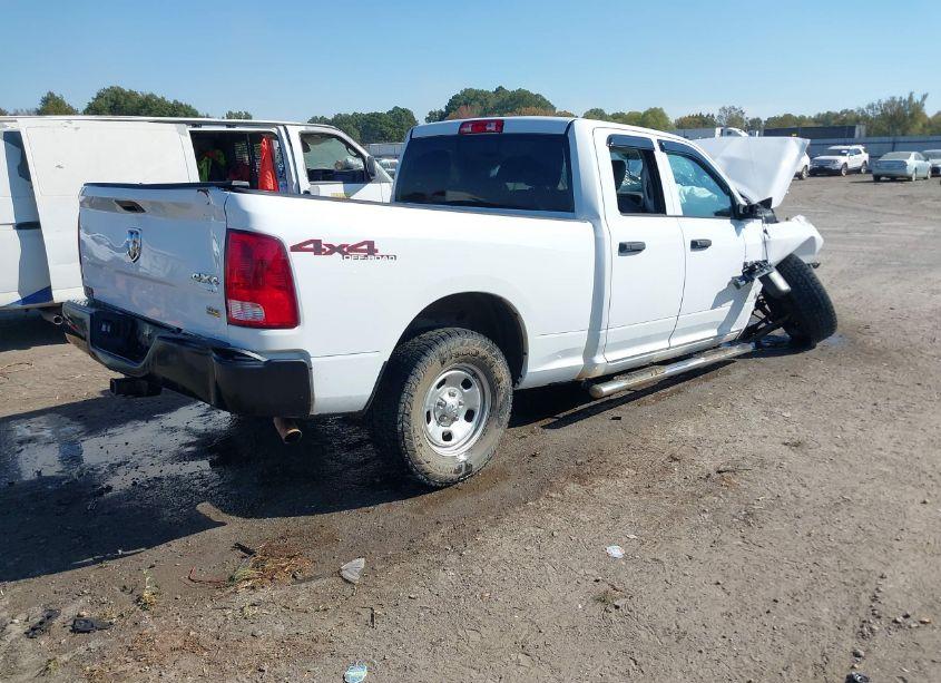 Photo 4 of 2019 Ram 1500 CLASSIC TRADESMAN 4X4 6'4 BOX (VIN 1C6RR7FG6KS607013)