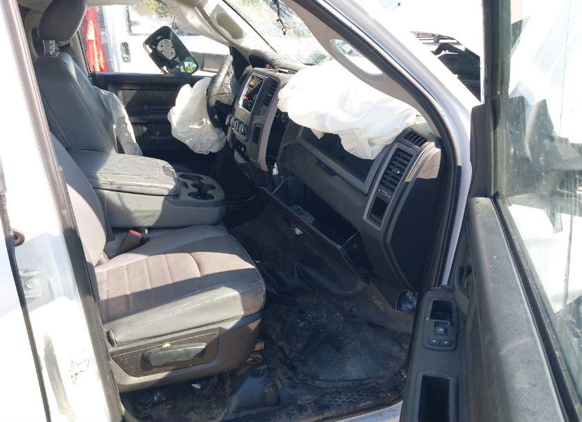 Photo 5 of 2019 Ram 1500 CLASSIC TRADESMAN 4X4 6'4 BOX (VIN 1C6RR7FG6KS607013)