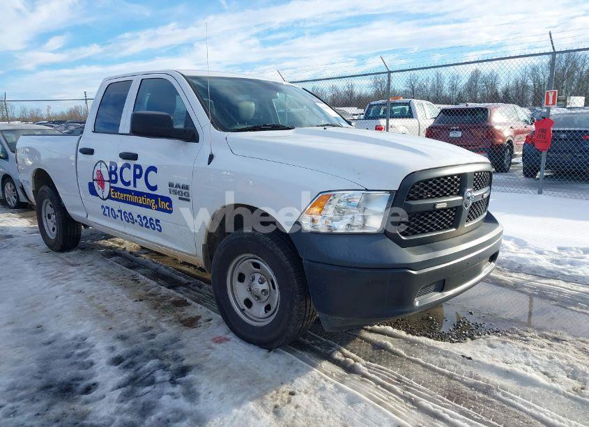 2019 Ram 1500 CLASSIC TRADESMAN 4X4 6'4 BOX (VIN 1C6RR7FG6KS708844) main photo