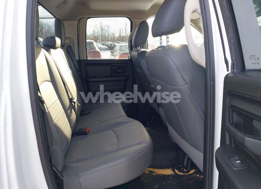 Photo 8 of 2019 Ram 1500 CLASSIC TRADESMAN 4X4 6'4 BOX (VIN 1C6RR7FG6KS708844)