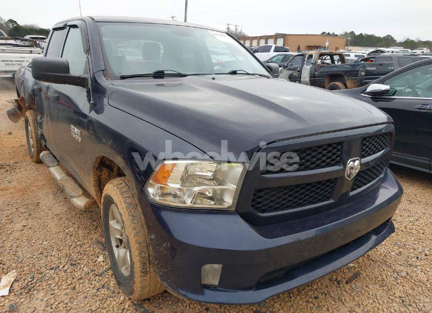 2017 Ram 1500 EXPRESS 4X4 6'4 BOX (VIN 1C6RR7FG7HS540141) main photo