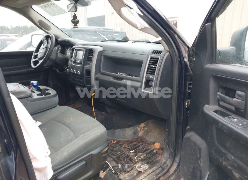 Photo 5 of 2017 Ram 1500 EXPRESS 4X4 6'4 BOX (VIN 1C6RR7FG7HS540141)