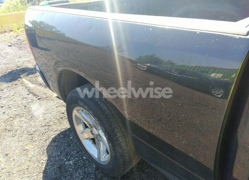 Photo 6 of 2017 Ram 1500 EXPRESS QUAD CAB 4X4 6'4 BOX (VIN 1C6RR7FG7HS594376)