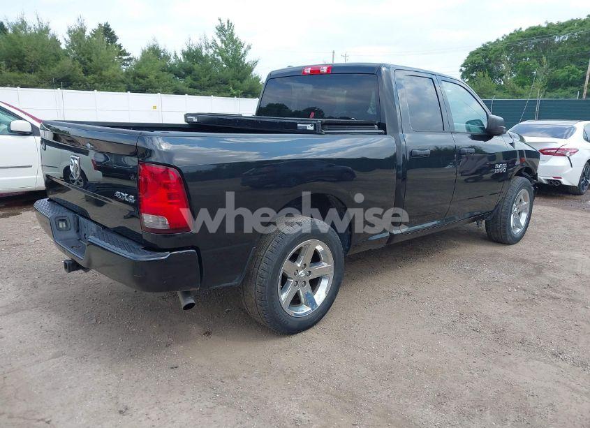 Photo 4 of 2017 Ram 1500 EXPRESS 4X4 6'4 BOX (VIN 1C6RR7FG7HS620751)