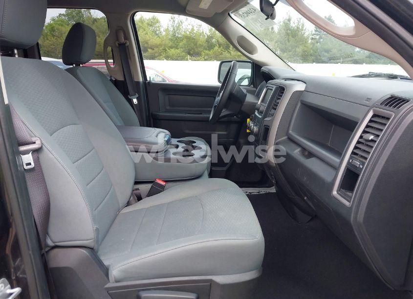 Photo 5 of 2017 Ram 1500 EXPRESS 4X4 6'4 BOX (VIN 1C6RR7FG7HS620751)