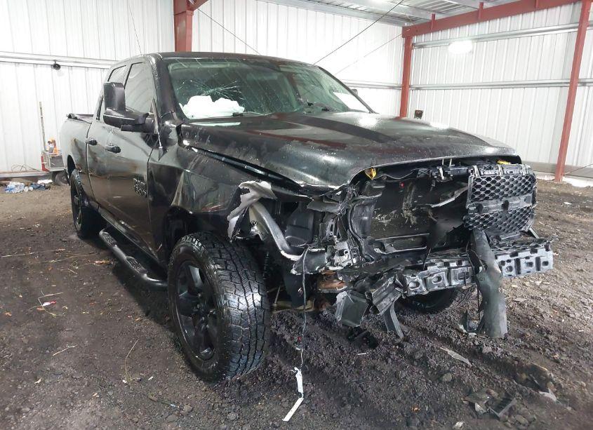 2018 Ram 1500 ST (VIN 1C6RR7FG7JS235647) main photo