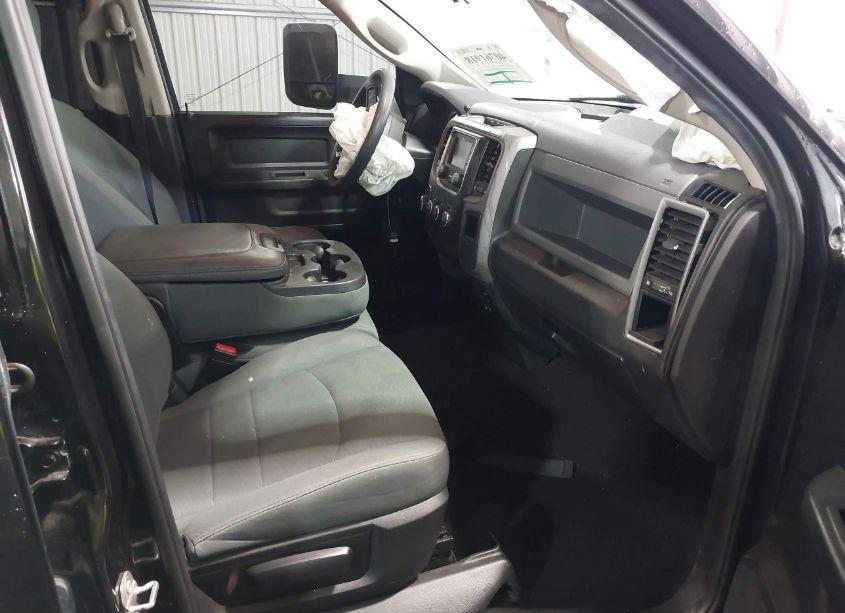 Photo 5 of 2018 Ram 1500 ST (VIN 1C6RR7FG7JS235647)