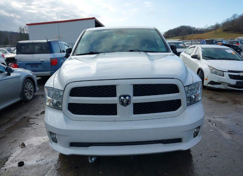 Photo 12 of 2019 Ram 1500 CLASSIC EXPRESS 4X4 6'4 BOX (VIN 1C6RR7FG7KS501802)