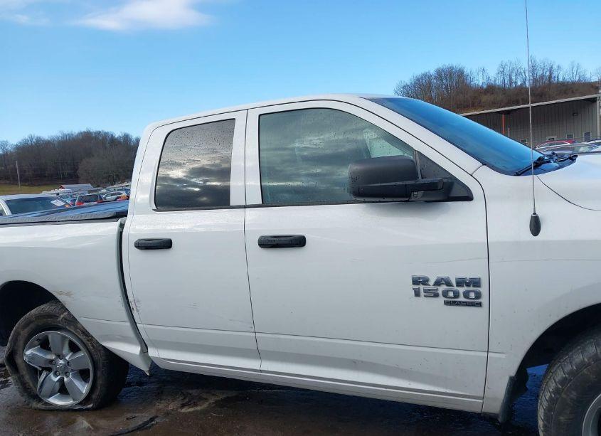 Photo 13 of 2019 Ram 1500 CLASSIC EXPRESS 4X4 6'4 BOX (VIN 1C6RR7FG7KS501802)