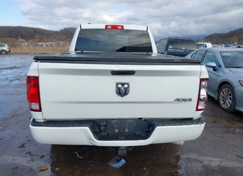 Photo 16 of 2019 Ram 1500 CLASSIC EXPRESS 4X4 6'4 BOX (VIN 1C6RR7FG7KS501802)