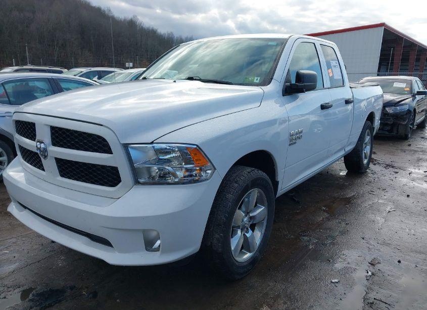 Photo 2 of 2019 Ram 1500 CLASSIC EXPRESS 4X4 6'4 BOX (VIN 1C6RR7FG7KS501802)