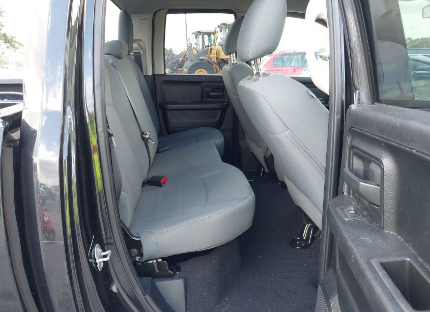 Photo 8 of 2017 Ram 1500 EXPRESS 4X4 6'4 BOX (VIN 1C6RR7FG8HS850220)