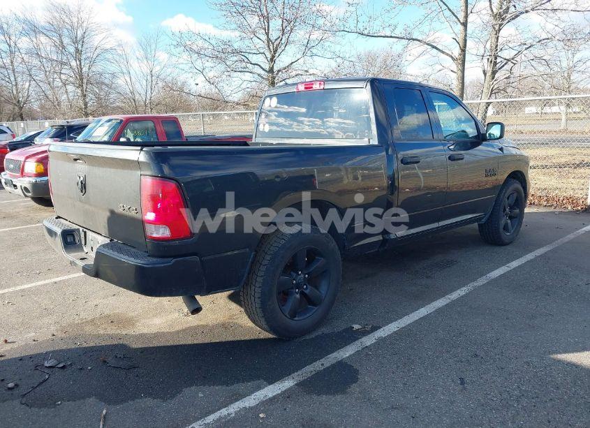 Photo 4 of 2018 Ram 1500 EXPRESS 4X4 6'4 BOX (VIN 1C6RR7FG8JS285151)