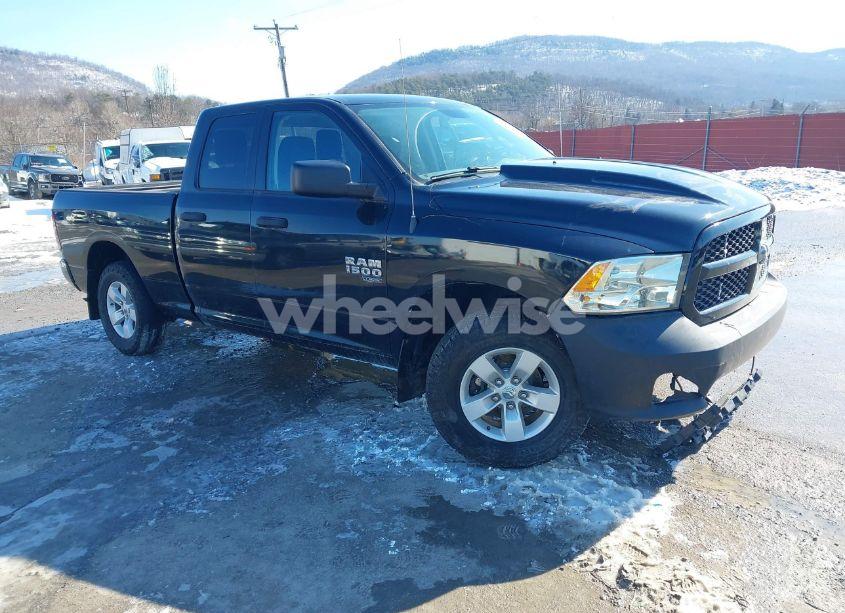 2019 Ram 1500 CLASSIC EXPRESS 4X4 6'4 BOX (VIN 1C6RR7FG8KS520357) main photo