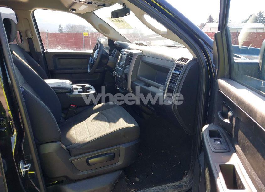 Photo 5 of 2019 Ram 1500 CLASSIC EXPRESS 4X4 6'4 BOX (VIN 1C6RR7FG8KS520357)