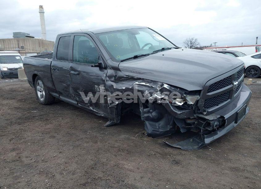 2019 Ram 1500 CLASSIC EXPRESS 4X4 6'4 BOX (VIN 1C6RR7FG8KS533240) main photo