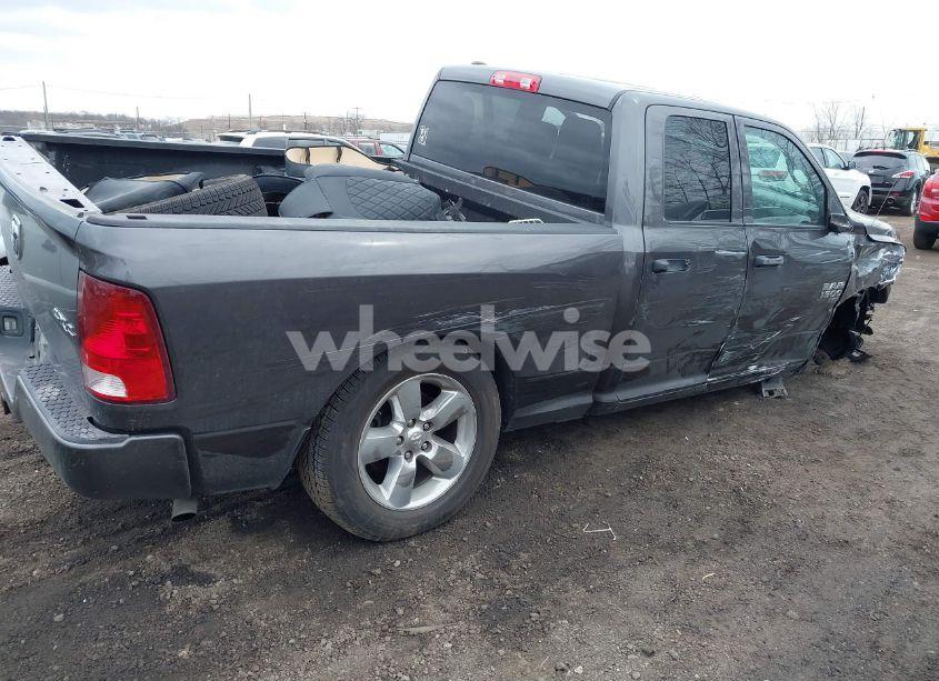 Photo 4 of 2019 Ram 1500 CLASSIC EXPRESS 4X4 6'4 BOX (VIN 1C6RR7FG8KS533240)