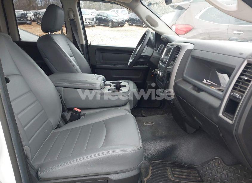 Photo 5 of 2019 Ram 1500 CLASSIC TRADESMAN 4X4 6'4 BOX (VIN 1C6RR7FG8KS655645)