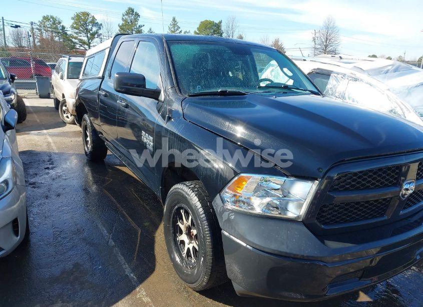 2019 Ram 1500 CLASSIC TRADESMAN 4X4 6'4 BOX (VIN 1C6RR7FG8KS682473) main photo