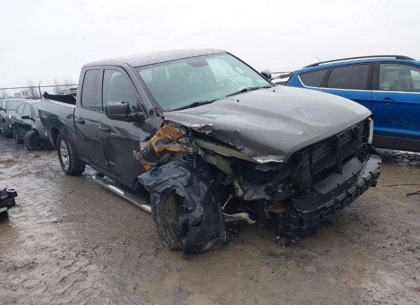 2017 Ram 1500 EXPRESS 4X4 6'4 BOX (VIN 1C6RR7FG9HS702707) main photo