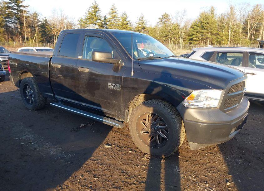 2018 Ram 1500 TRADESMAN 4X4 6'4 BOX (VIN 1C6RR7FG9JS247766) main photo