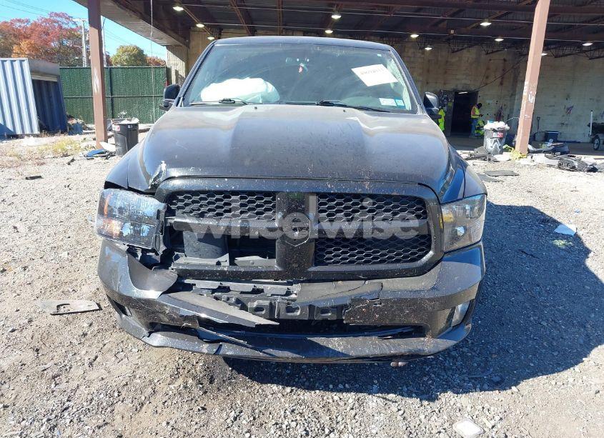 Photo 6 of 2019 Ram 1500 CLASSIC EXPRESS 4X4 6'4 BOX (VIN 1C6RR7FG9KS502384)