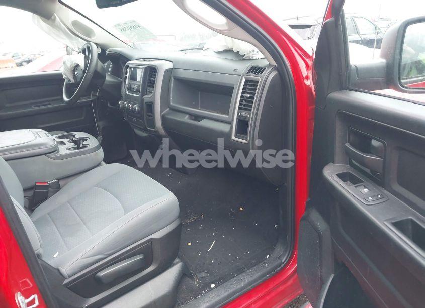 Photo 5 of 2019 Ram 1500 CLASSIC EXPRESS 4X4 6'4 BOX (VIN 1C6RR7FG9KS578073)