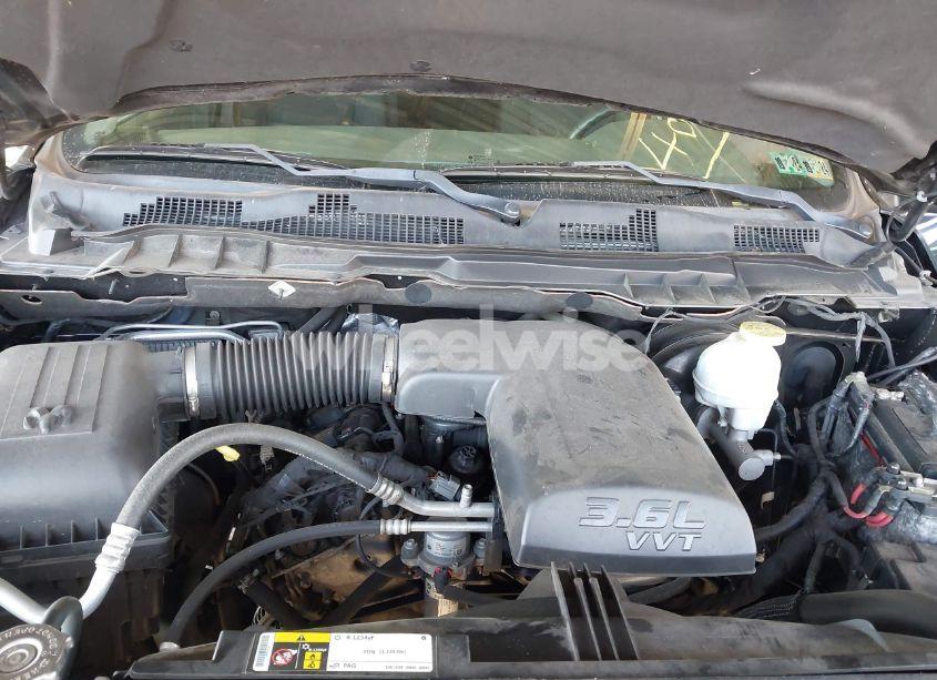 Photo 10 of 2018 Ram 1500 EXPRESS 4X4 6'4 BOX (VIN 1C6RR7FGXJS302502)