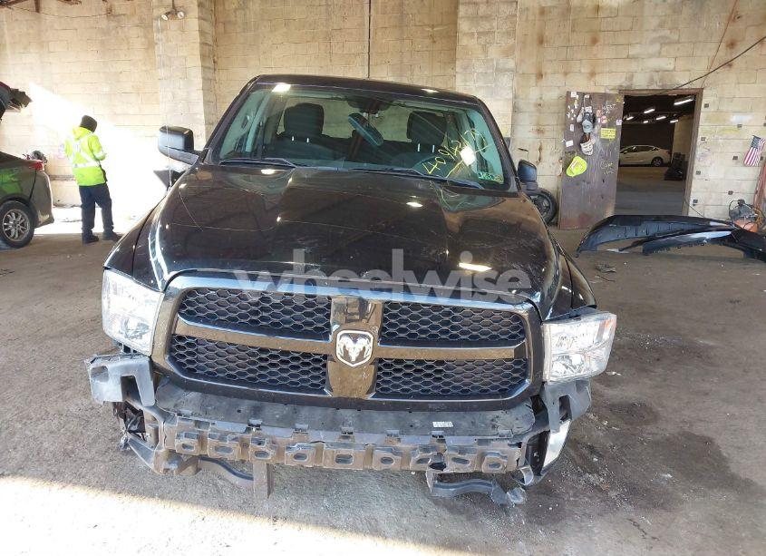 Photo 13 of 2018 Ram 1500 EXPRESS 4X4 6'4 BOX (VIN 1C6RR7FGXJS302502)